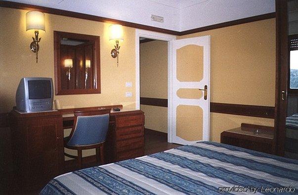 Hotel Miravalle Napoli Cameră foto